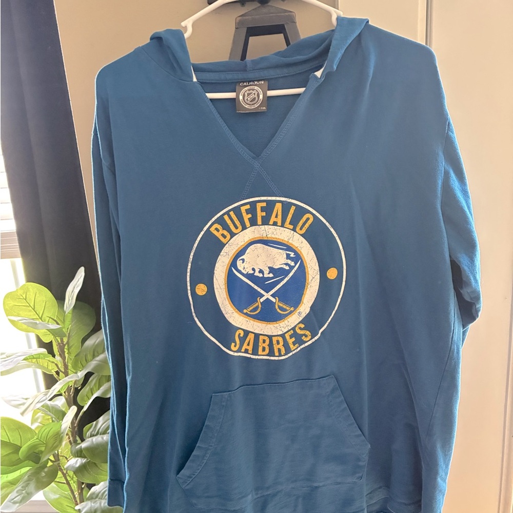 size large Buffalo Sabers  jersey pullover